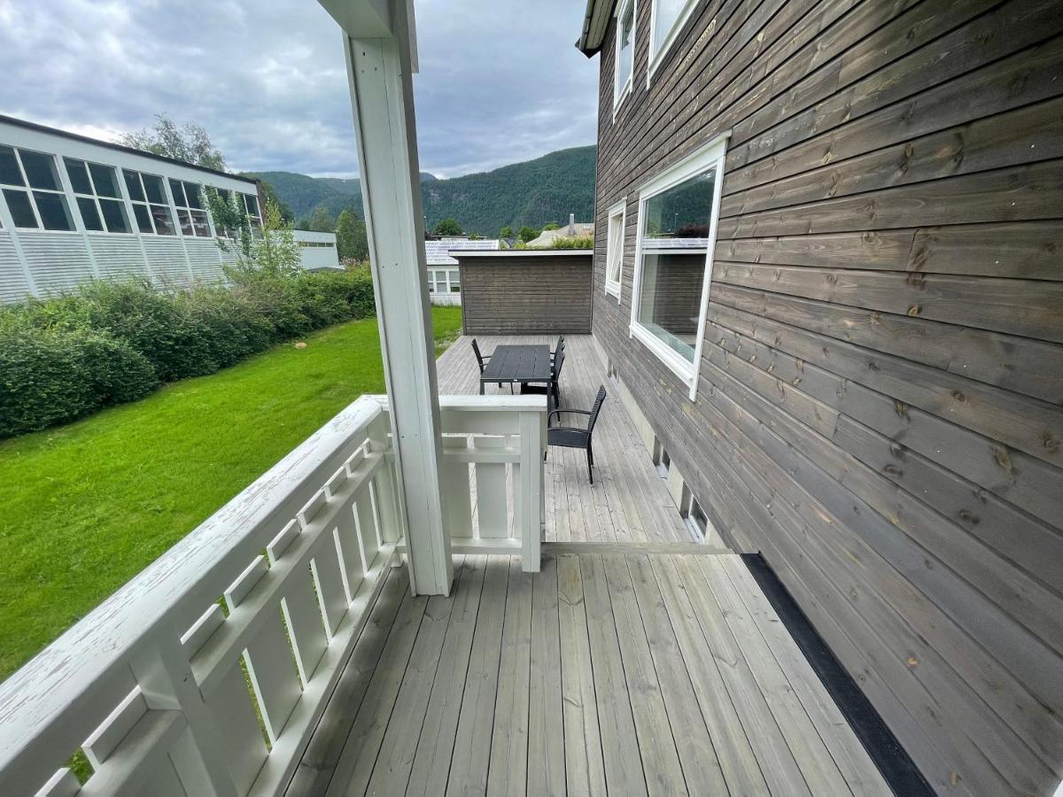 Andalsnes Apartments - Luxury Stay エクステリア 写真