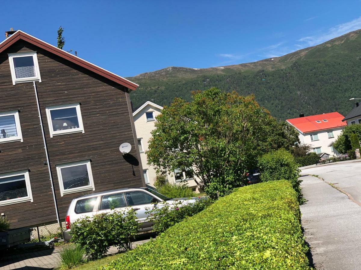 Andalsnes Apartments - Luxury Stay エクステリア 写真